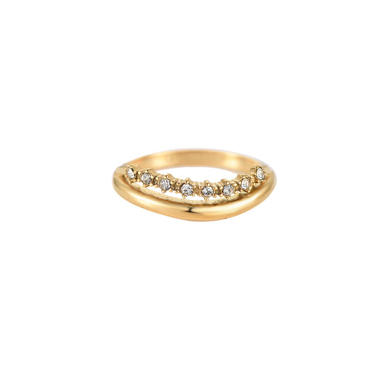 Elegant gold ring